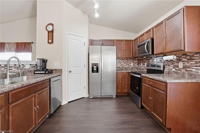 149 Creekstone Court, Lexington, NC 27295