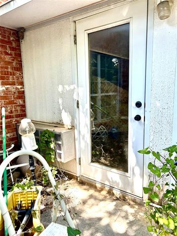 9216 Lakecrest Drive, Oklahoma City, OK 73159