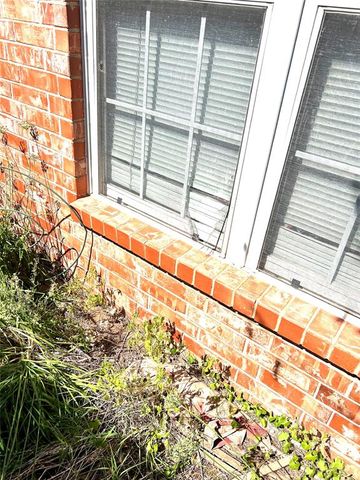 9216 Lakecrest Drive, Oklahoma City, OK 73159