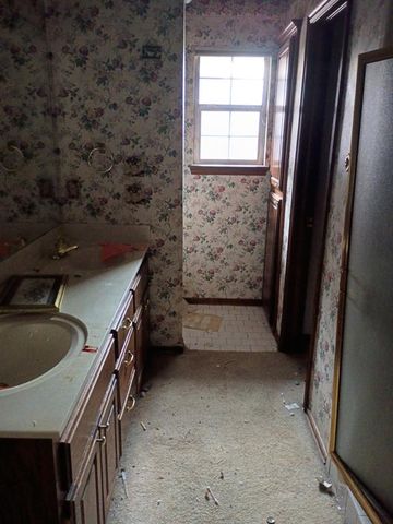 9216 Lakecrest Drive, Oklahoma City, OK 73159