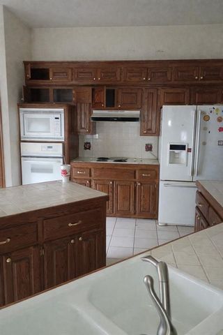 9216 Lakecrest Drive, Oklahoma City, OK 73159