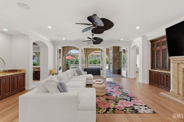 2709 Cormier Drive, Bakersfield, CA 93311