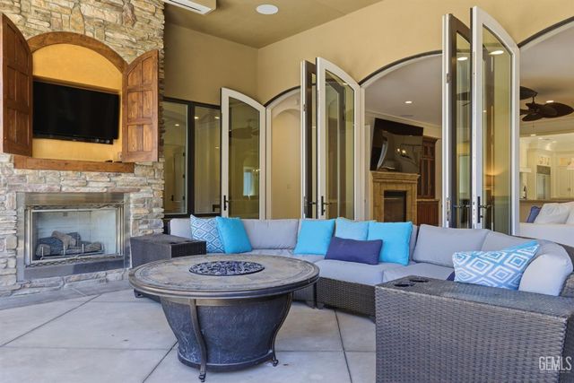 2709 Cormier Drive, Bakersfield, CA 93311