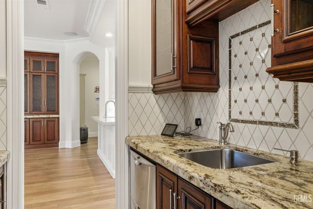 2709 Cormier Drive, Bakersfield, CA 93311