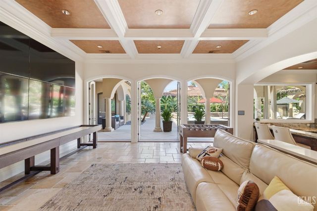 2709 Cormier Drive, Bakersfield, CA 93311