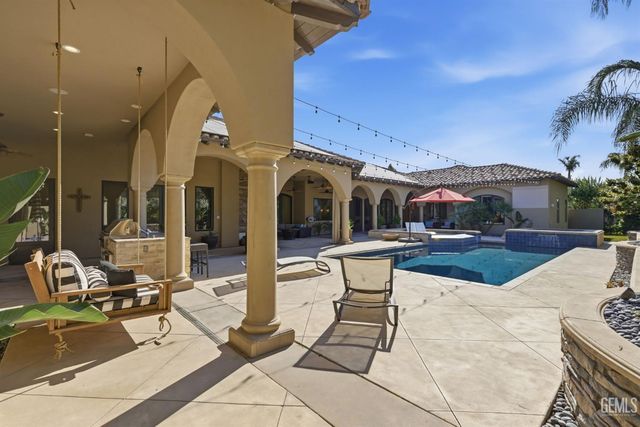 2709 Cormier Drive, Bakersfield, CA 93311