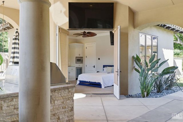 2709 Cormier Drive, Bakersfield, CA 93311