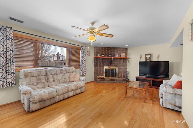 1113 N Itasca Road, Addison, IL 60101