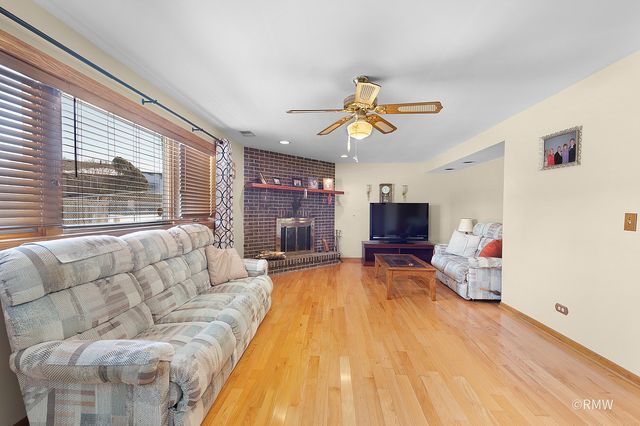 1113 N Itasca Road, Addison, IL 60101