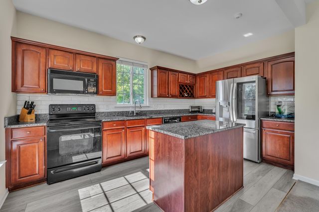 2263 Pinecroft Drive, Canton, MI 48188