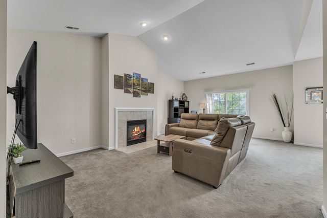 2263 Pinecroft Drive, Canton, MI 48188