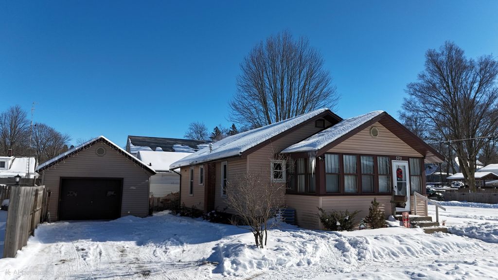 520 Pearl Street, Belding, MI 48809