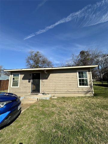5813 Hiett Court, Fort Worth, TX 76112