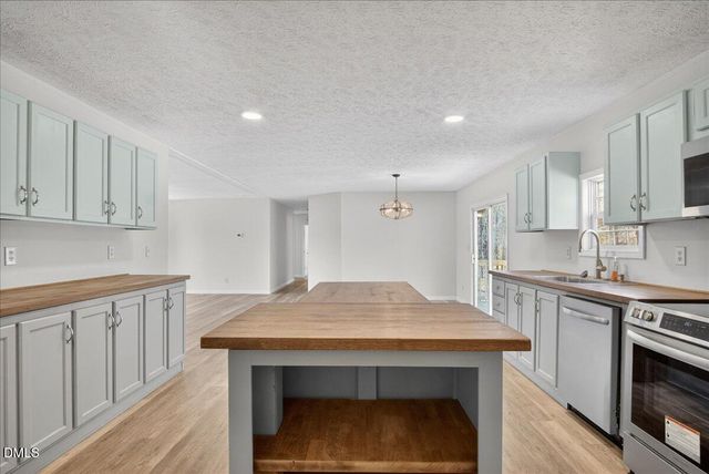 6600 Clearwater Drive, Oxford, NC 27565