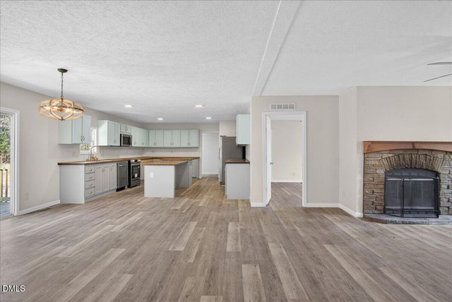 6600 Clearwater Drive, Oxford, NC 27565