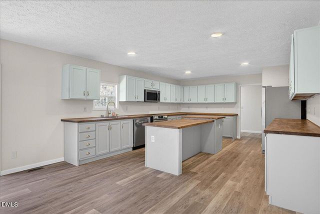 6600 Clearwater Drive, Oxford, NC 27565