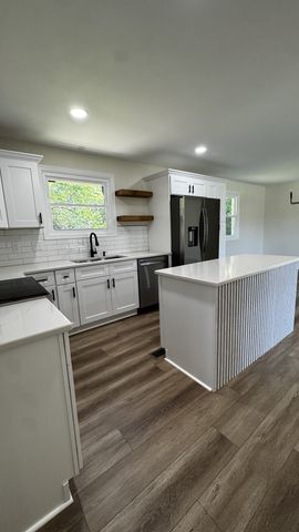 1008 Peachtree Dr, Smyrna, TN 37167