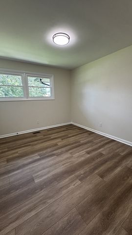 1008 Peachtree Dr, Smyrna, TN 37167