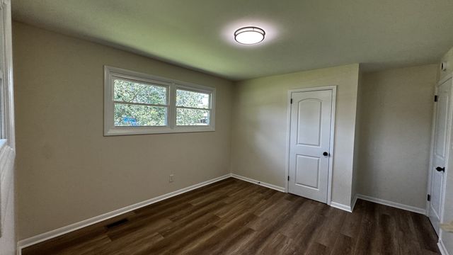 1008 Peachtree Dr, Smyrna, TN 37167