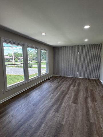 1008 Peachtree Dr, Smyrna, TN 37167