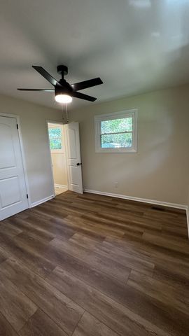 1008 Peachtree Dr, Smyrna, TN 37167