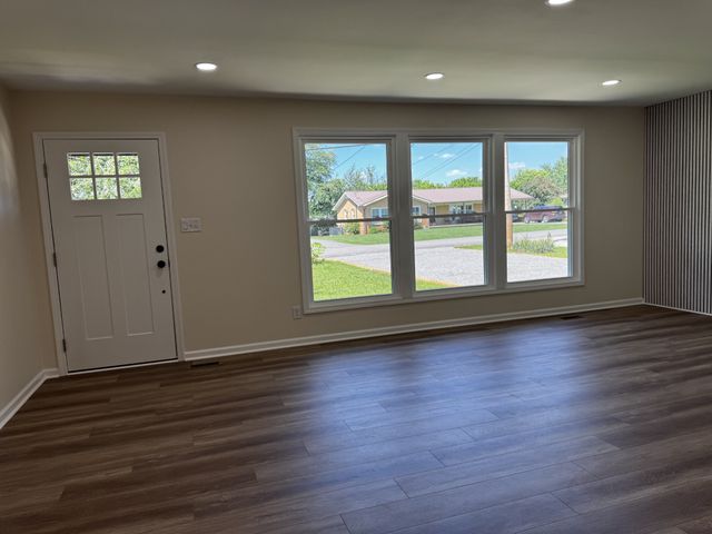 1008 Peachtree Dr, Smyrna, TN 37167