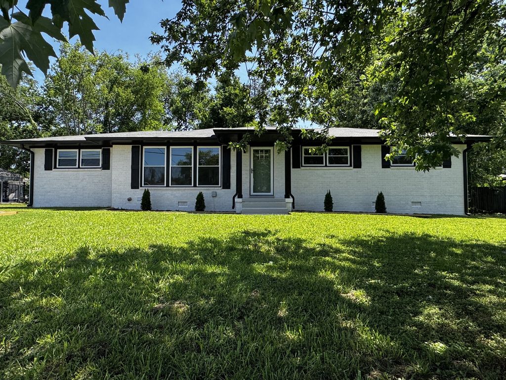 1008 Peachtree Dr, Smyrna, TN 37167