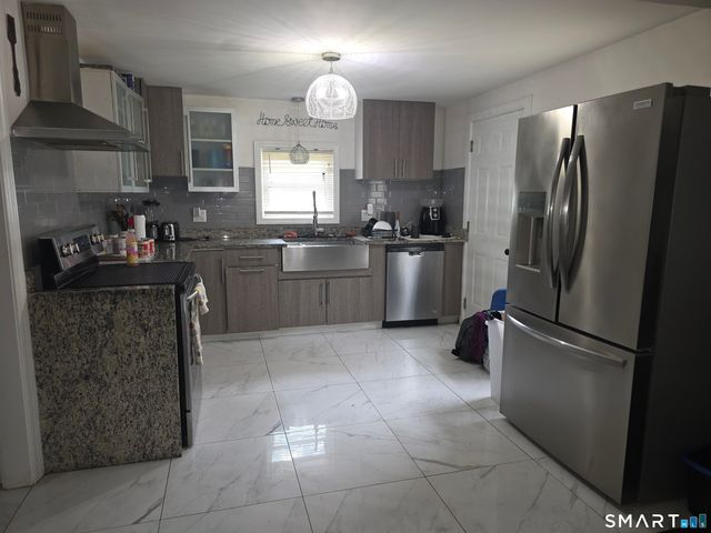 119 Salisbury Street, Hartford, CT 06112