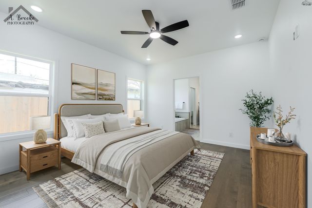 209 E IKARD STREET, Henrietta, TX 76365