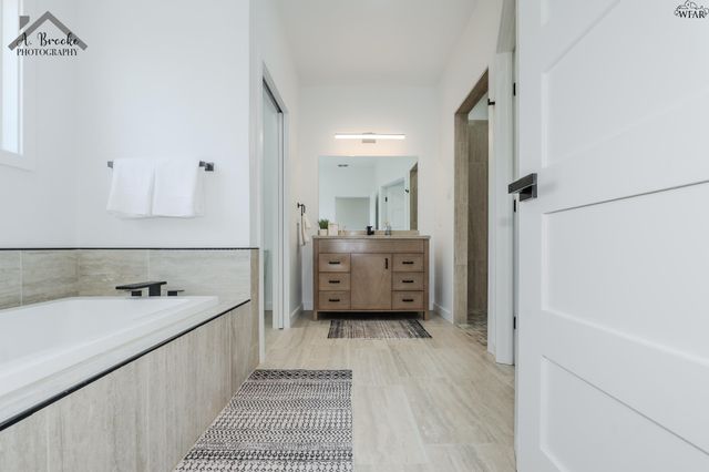 209 E IKARD STREET, Henrietta, TX 76365