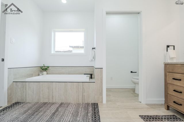 209 E IKARD STREET, Henrietta, TX 76365