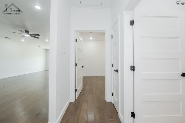 209 E IKARD STREET, Henrietta, TX 76365