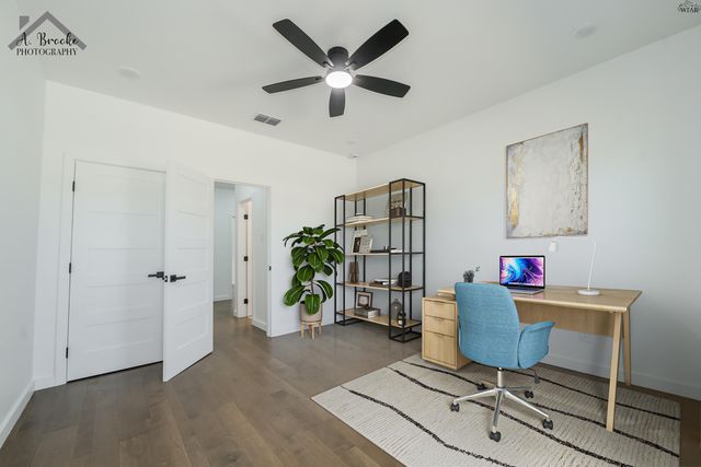 209 E IKARD STREET, Henrietta, TX 76365