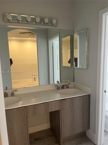 11202 NW 73rd Terrace ., Doral, FL 33178