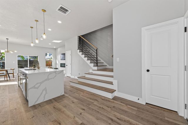 4117 Yale Street, Houston, TX 77018