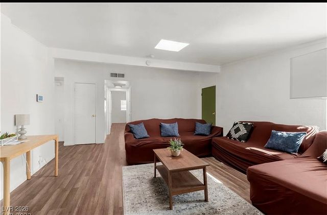 1580 Palora Avenue, Las Vegas, NV 89169