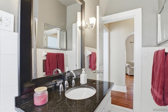 121 Country Parkway, Amherst, NY 14221