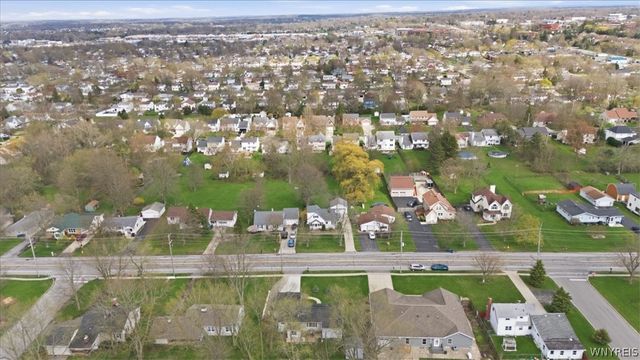 121 Country Parkway, Amherst, NY 14221