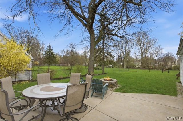 121 Country Parkway, Amherst, NY 14221