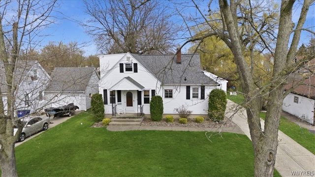 121 Country Parkway, Amherst, NY 14221