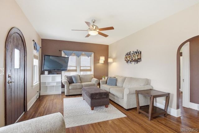 121 Country Parkway, Amherst, NY 14221