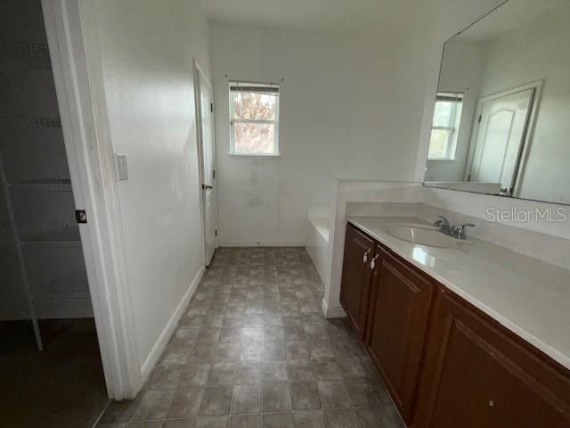 330 GLADESDALE STREET, Haines City, FL 33844