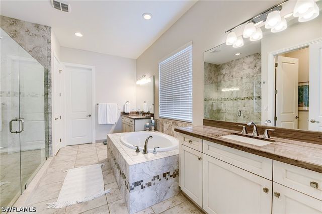 9335 Woodhurst DR, Naples, FL 34120