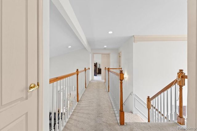 7555 Windgate Circle, West Bloomfield, MI 48323