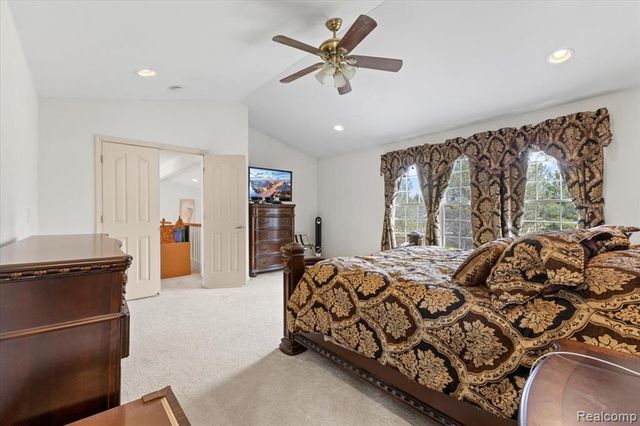 7555 Windgate Circle, West Bloomfield, MI 48323