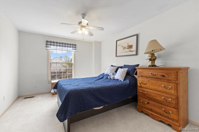 7555 Windgate Circle, West Bloomfield, MI 48323