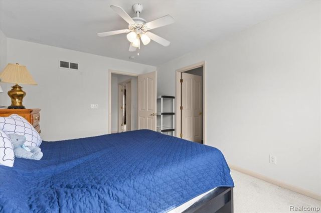 7555 Windgate Circle, West Bloomfield, MI 48323