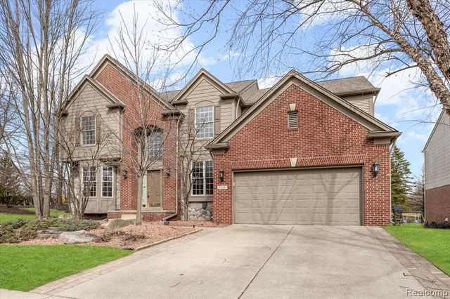 7555 Windgate Circle, West Bloomfield, MI 48323