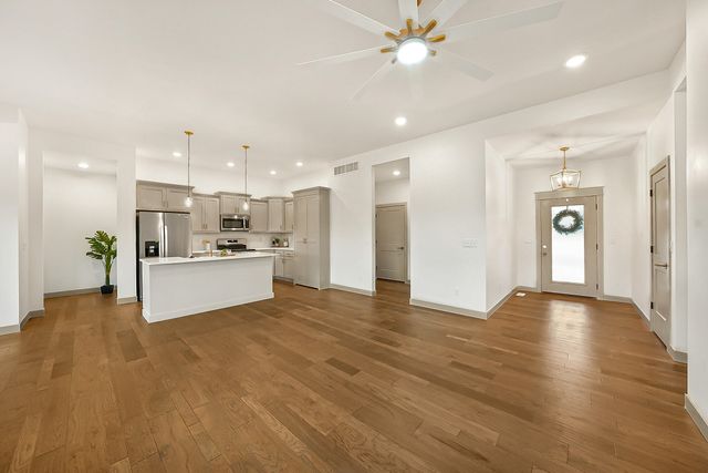 435 DOVER CT, Holts Summit, MO 65043