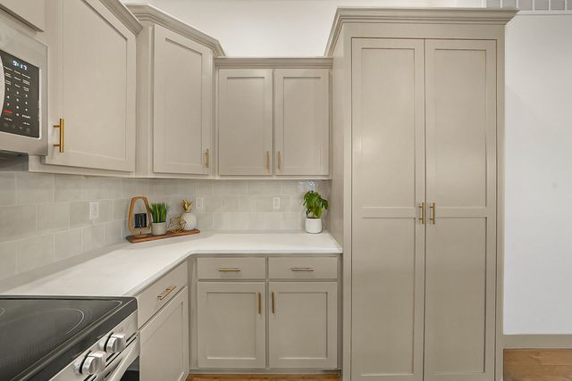 435 DOVER CT, Holts Summit, MO 65043